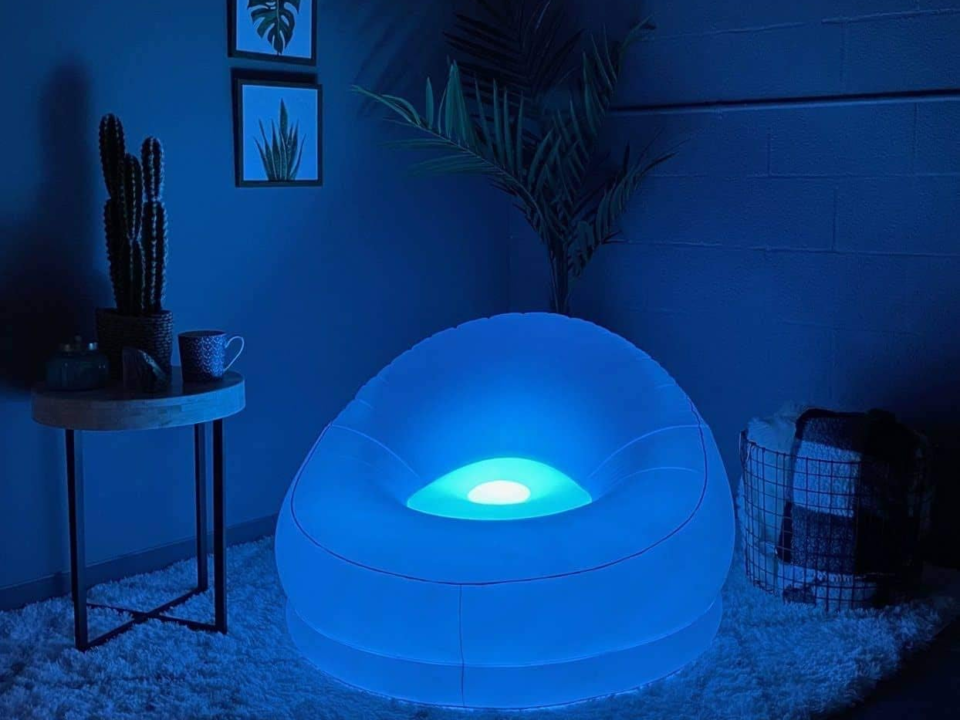 Market Trends in Inflatable Light-Up Products: The Rise of Innovative Designs 12 Illuminated Inflatable LED Chair